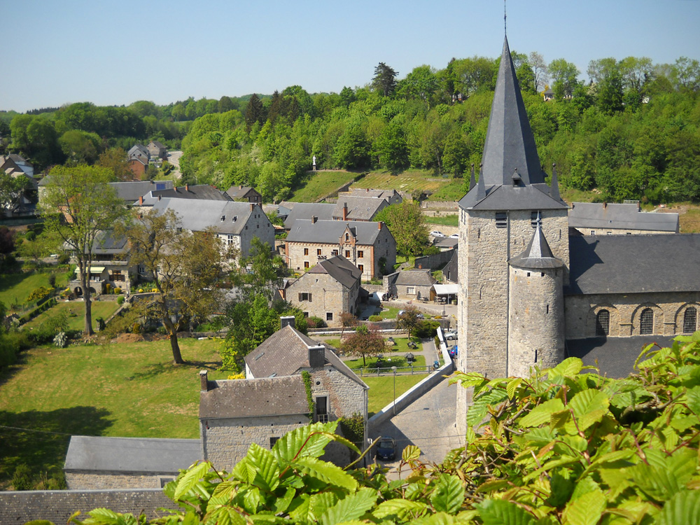 Einblick in das Dorf Celles © Mark Rossignol