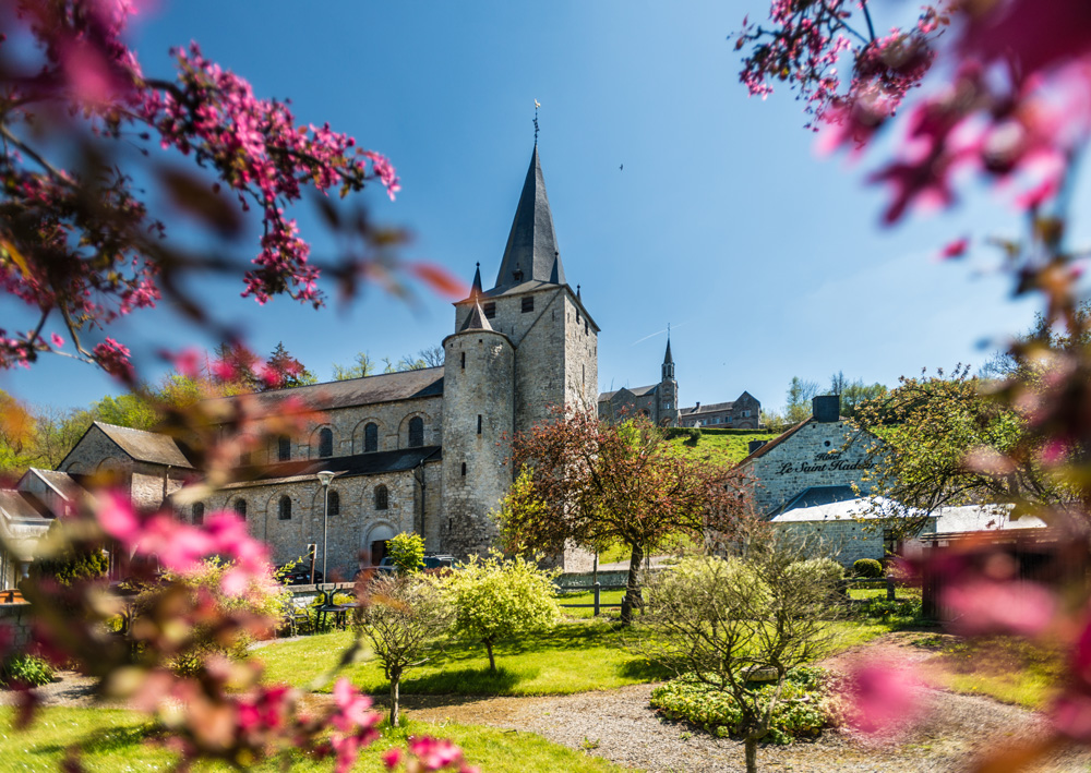 Die Kirche Saint-Hadelin in Celles © WBT, Dominik Ketz