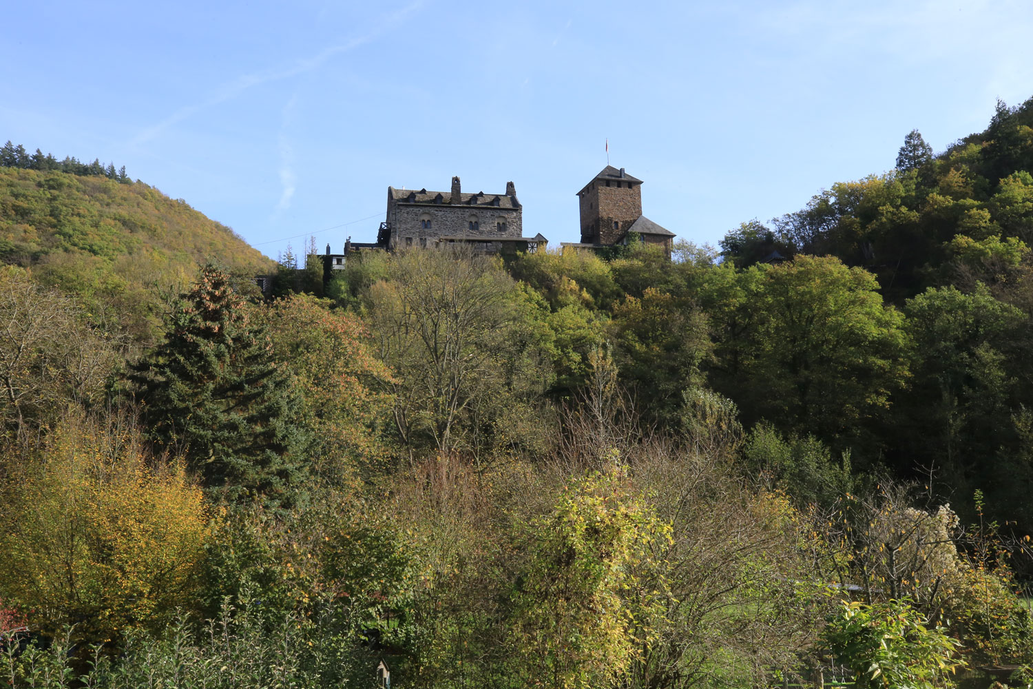 Die Wildenburg vor Treis-Karden, Etappe 4 © Michael Sänger