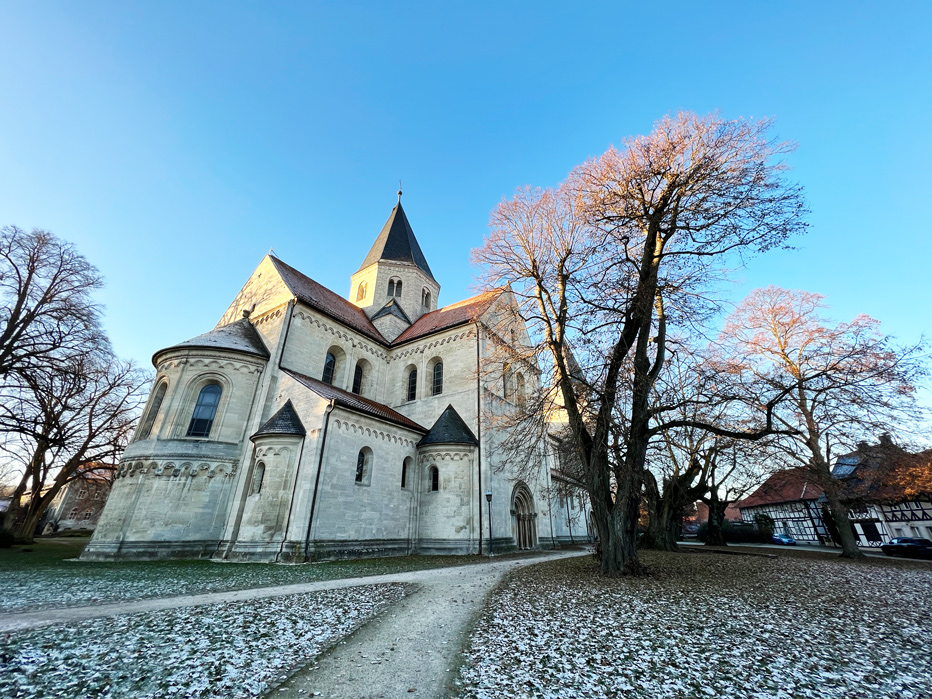 Der Kaiserdom in Königslutter im Morgenlicht © Jarle Sänger
