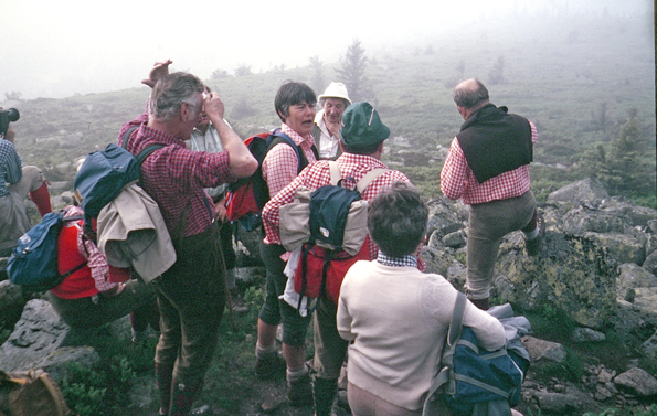 Kniebund und Wanderhemd in rot-weißen Karos Alle Fotos © Michael Sänger