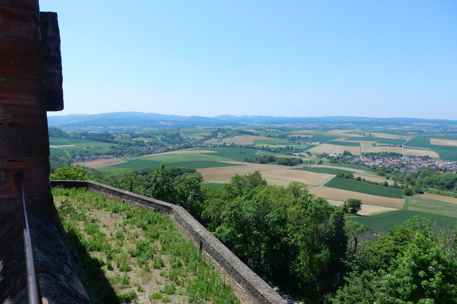 Blick von der Ruine Otzberg nach Westen in das Rheinheimer Becken