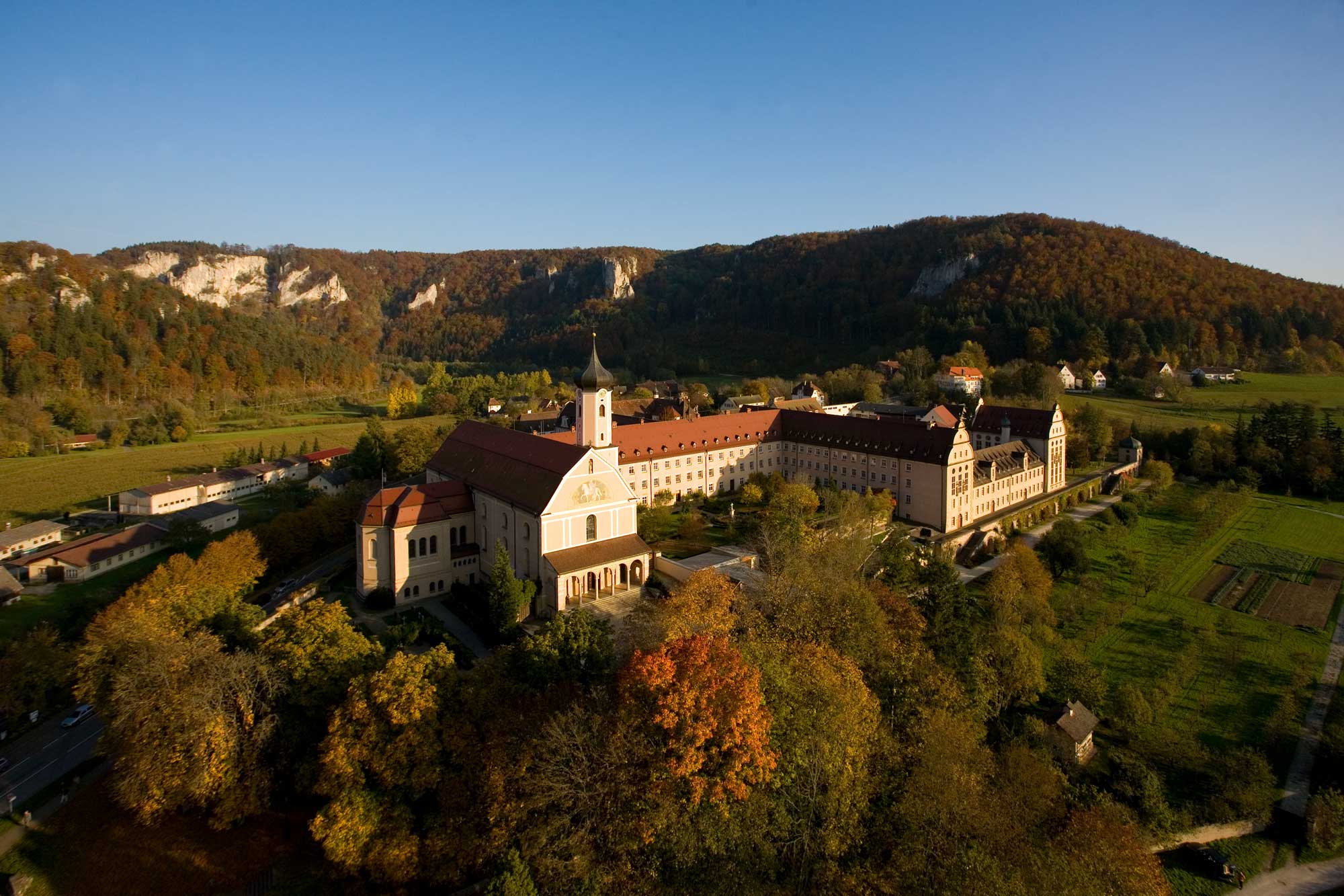 Donautal, Blick auf Kloster Beuron